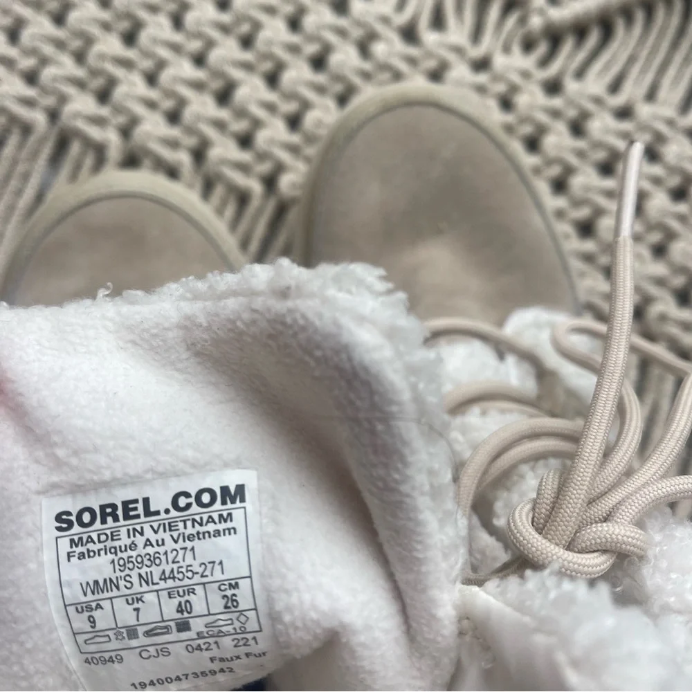 Sorel Explorer II Joan Cozy Winter Boots Women’s Size 9